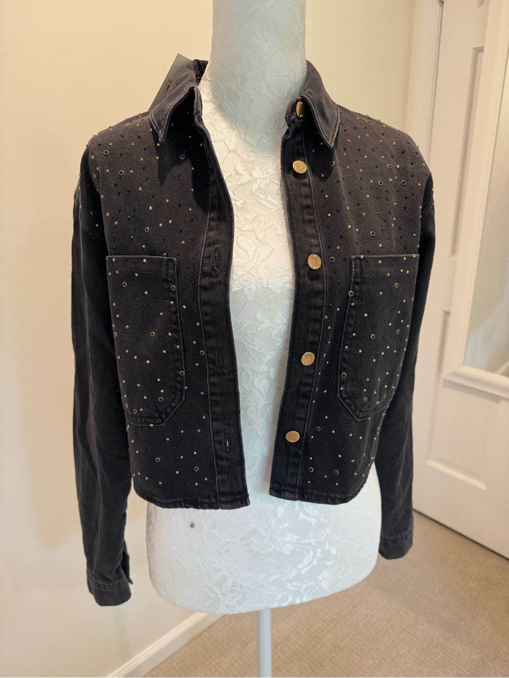 NWT ZARA Black Studded Crop Denim Jacket - Women's